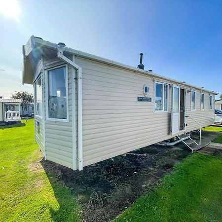 Lovely Caravan With Wifi At Broadland Sands In Suffolk Ref 20035Bs Hotel Hopton on Sea Exterior photo